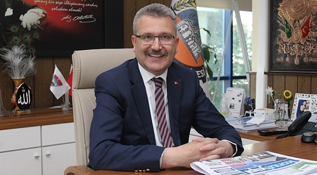 Yıkılmak üzere olan evde oturan aileye yardım