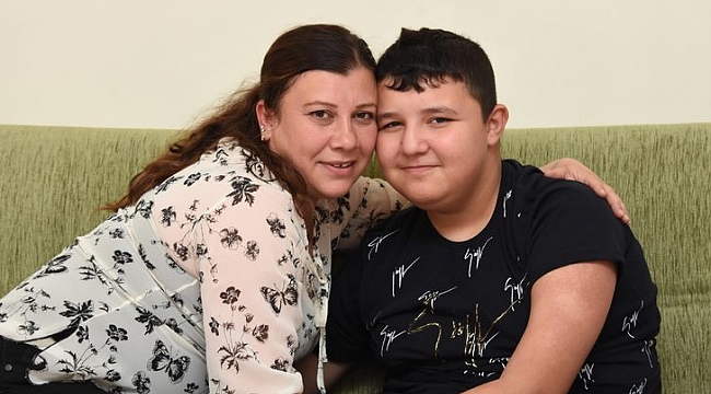 8 yıldır kas hastası oğluna gözü gibi bakıyor