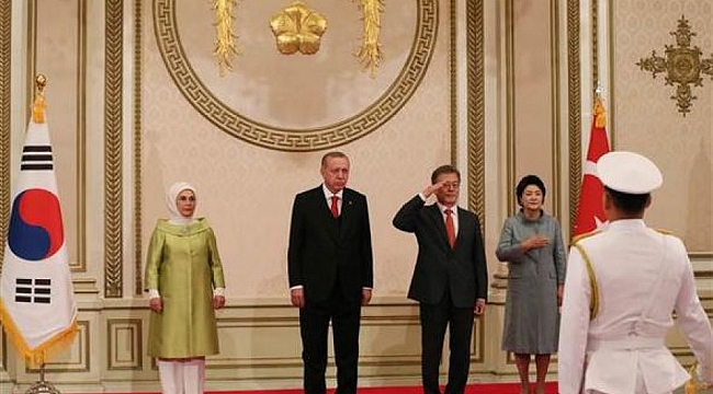 Güney Kore liderinden asker selamı