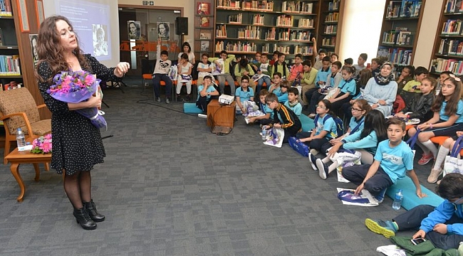 Nilüfer Açıkalın genç okurlara öykü okudu