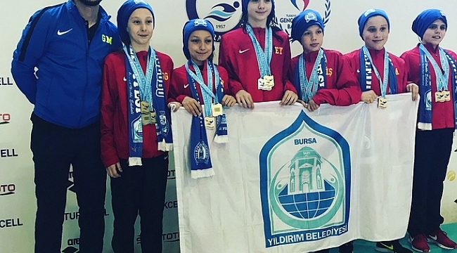 Yıldırımlı sporcular havuzdan altın çıkardı