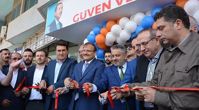 Çavuşoğlu, seçim bürosunun açılışını yaptı
