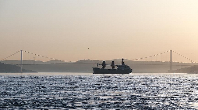 İstanbul Boğazı gemi geçişlerine kapatıldı