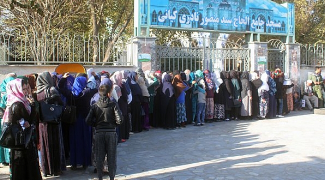 Afganistan'da sandık başında