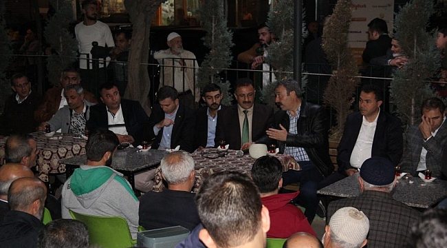 Ak, vatandaşlarla bir araya geldi