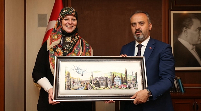 Aktaş, Booth'u ağırladı