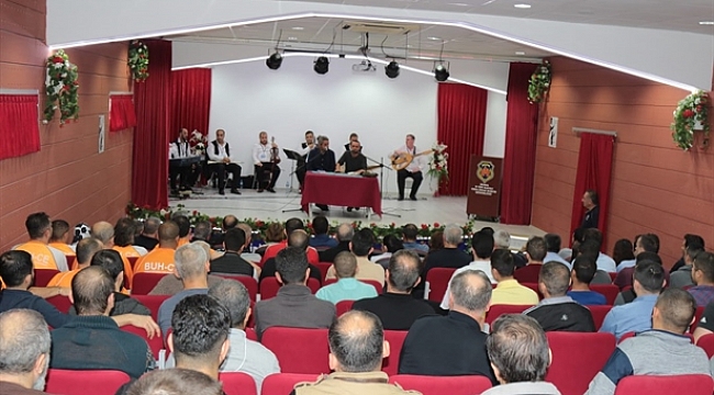 Duvarları şiirle aştılar