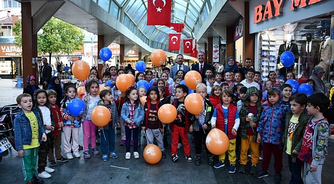 İnegöl Belediyesi Dünya Çocuklar Günü'nü kutladı