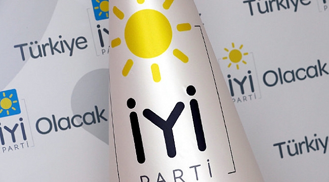 İYİ Parti'de istifa depremi