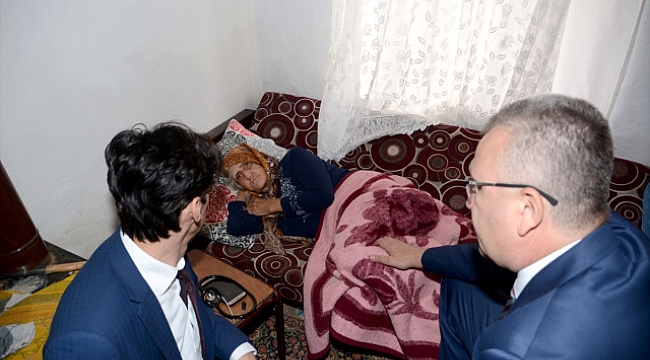 Karacabey'de yaşlı kadına yardım eli