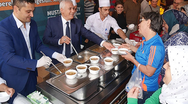 Nilüfer’de 30 bin kişiye aşure ikramı