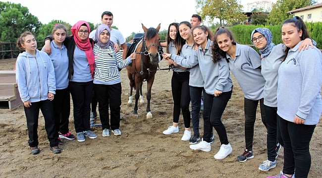 Öğrencilerden can dostlara ziyaret