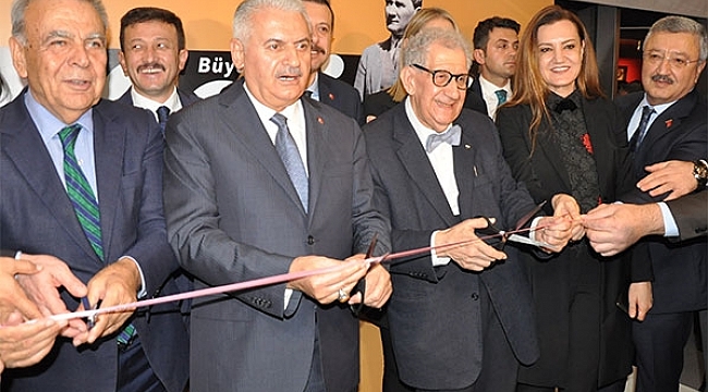 Yıldırım Atatürk Sergisi'nin açılışını yaptı