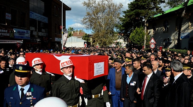Bursa şehidini son yolculuğuna uğurladı