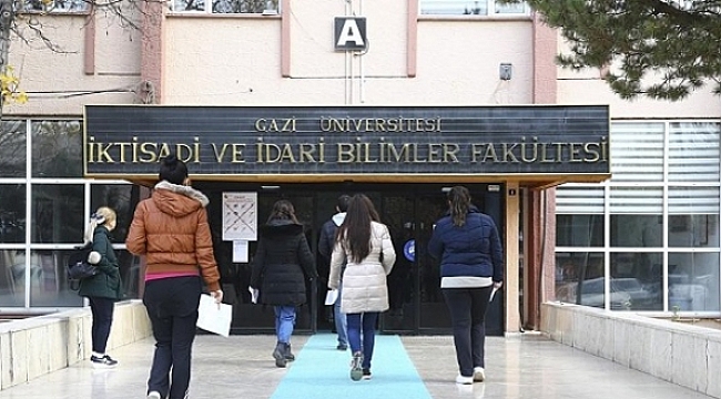 Yüzlerce öğrenci ALES'te ter döktü