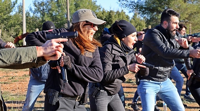 Erkek meslektaşlarına taş çıkartıyorlar