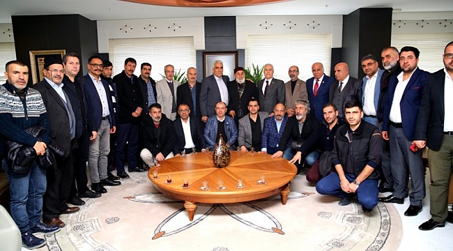 Ağrılı sanayicilerden Bozbey'e destek