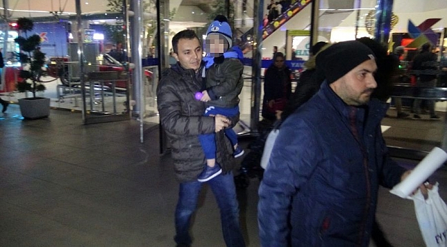 AVM'ye terk edilen küçük çocuk devlet koruması altında