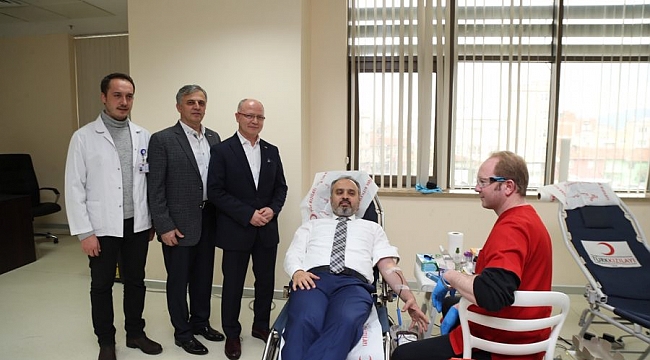 Büyükşehir'den Kızılay'a anlamlı destek
