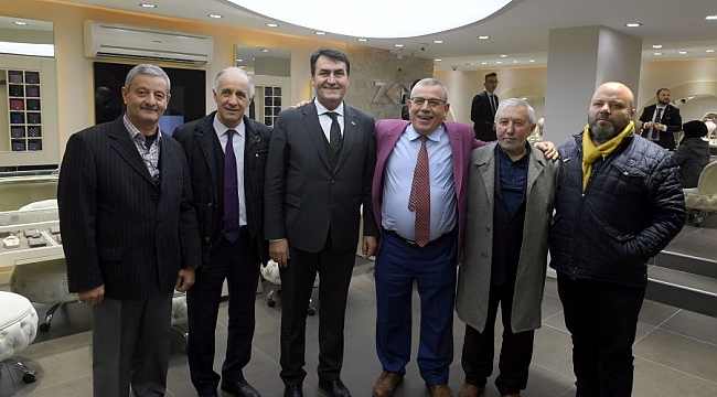 Dündar, çarşı esnafını gezdi