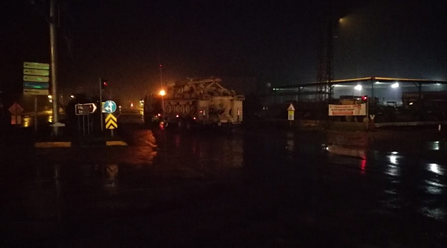 Sınırda askeri sevkiyat sürüyor