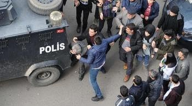 Taciz şüphelisini linç etmeye kalktılar
