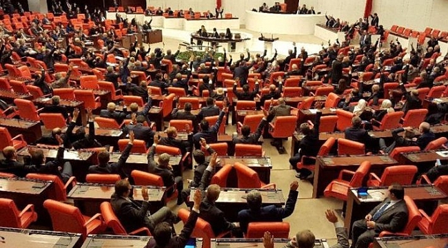 Yaşlılık emeklilik aylıklarının alt sınırı bin TL oluyor