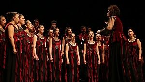 Nilüfer Çoksesli Koro'ya Birincilik Ödülü