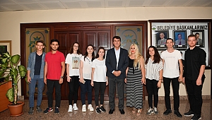 Stajyerler Dündar ile Buluştu