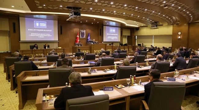 Başarılı personeller mecliste taltif edildi