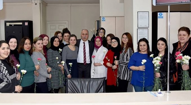 Başkan Aydın'dan kadın çalışanlara sürpriz