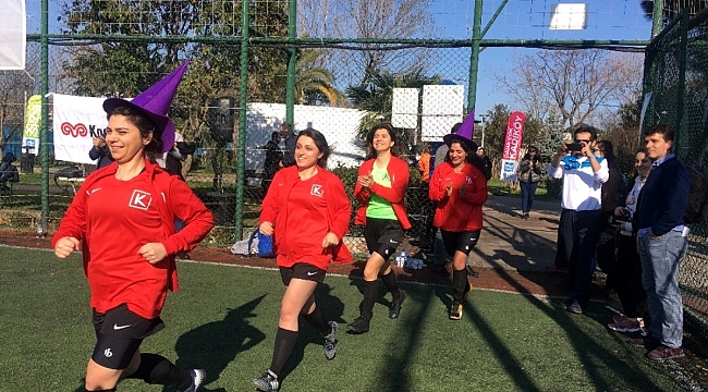 Cadıköy Futbol Takımı, Kadınlar Günü için sahaya çıktı