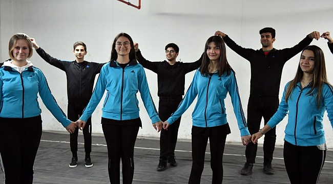 Halk dansları topluluğu nefesleri kesecek