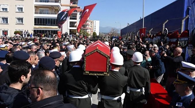 İzmir şehidini son yolculuğuna uğurlandı