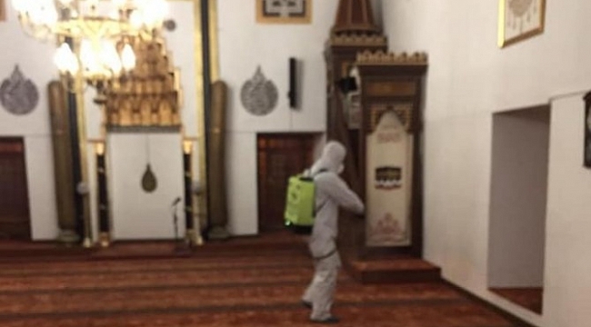 Tarihi cami ve türbe dezenfekte edildi