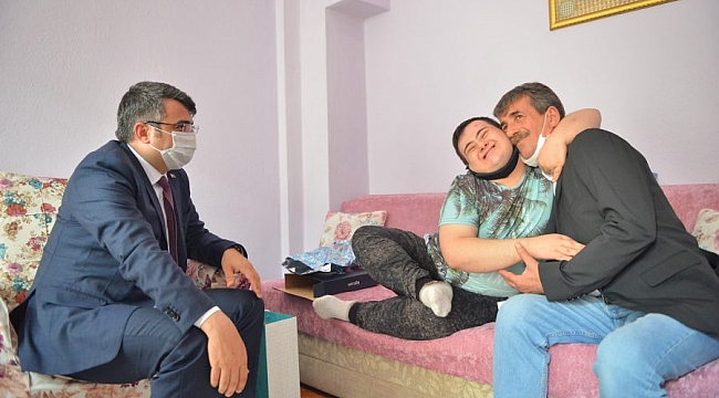 Başkan Yılmaz, anlamlı Babalar Günü kutlaması