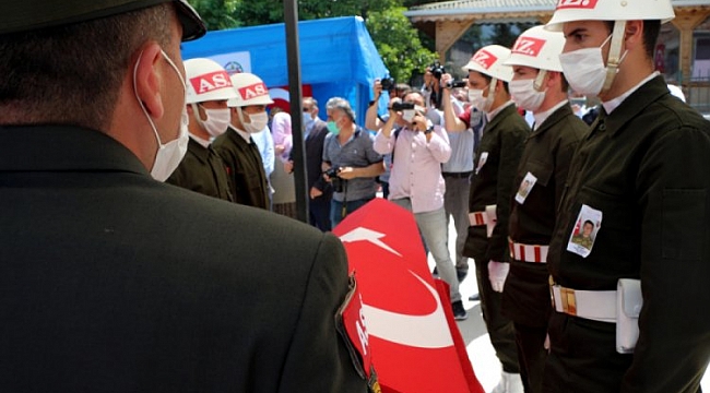 İdlib şehidi son yolculuğuna uğurlandı