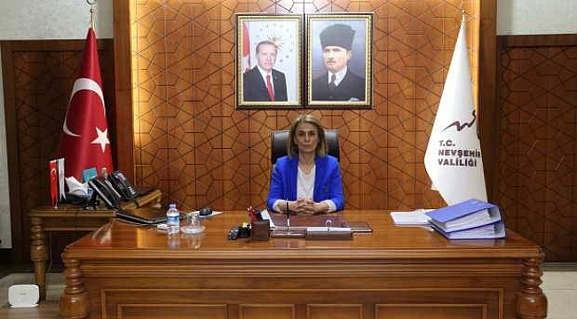 Nevşehir'in ilk kadın valisi göreve başladı