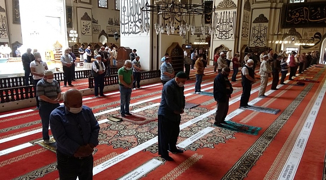 Ulucami'de ilk cuma namazı