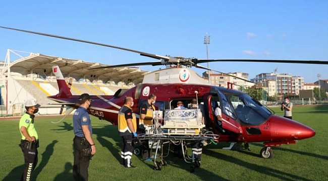 Ambulans helikopter yeni doğan bebek için havalandı