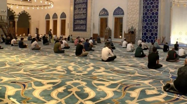 Ayasofya kararı sonrası camilerde şükür duası