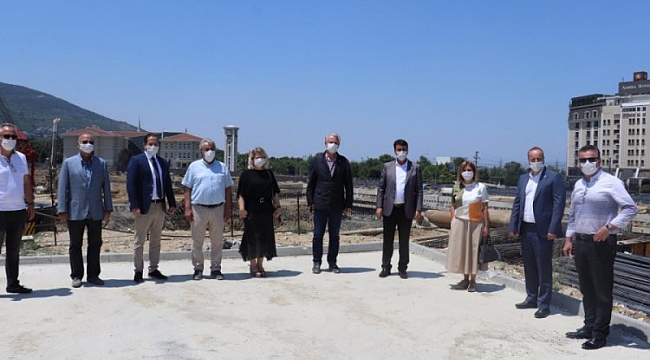BALKANTÜRKSİAD heyeti Osmangazi Meydanı şantiyesi gezdi