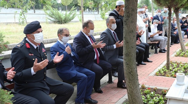 Bursa'da şehitler dualarla anıldı