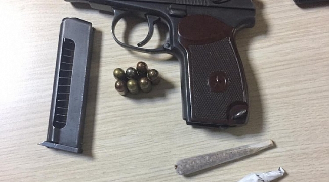 Bursa'da şüpheli şahısların üzerinden uyuşturucu ve silah çıktı