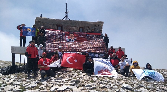 Doğa tutkunlarından 15 Temmuz zirvesi