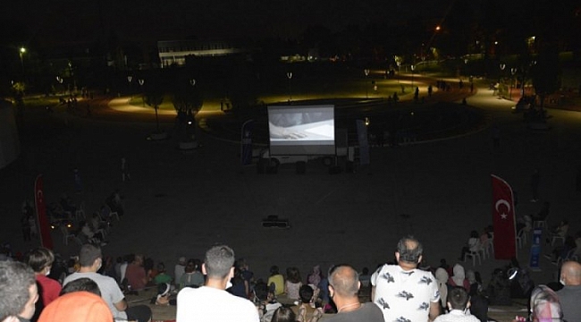 Millet Bahçesi'nde sinema günleri başladı
