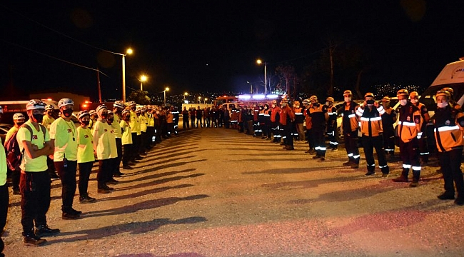17 Ağustos depreminde hayatını kaybedenler Bursa'da anıldı