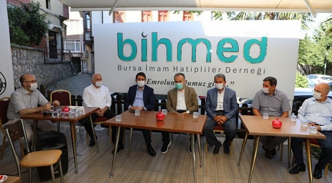 Bursa'da 'Emanete' sahip çıkan liseliler ödüllendirildi