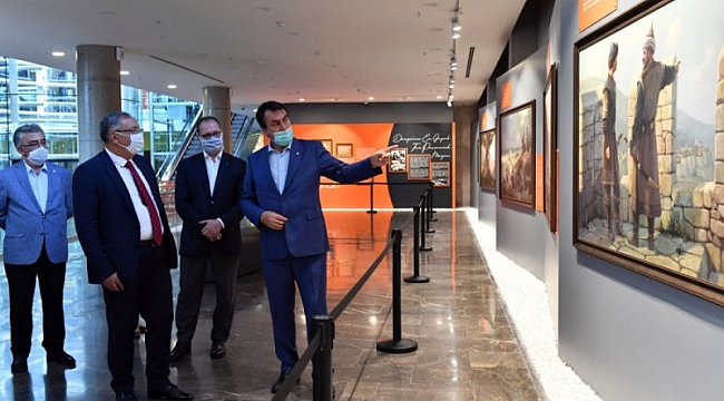 Fetih Müzesi Metin Kıratlı'yı büyüledi