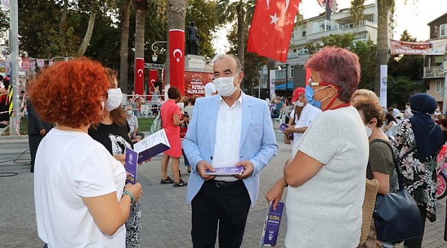 Mudanya'da herkese İstanbul Sözleşmesi kitapçığı